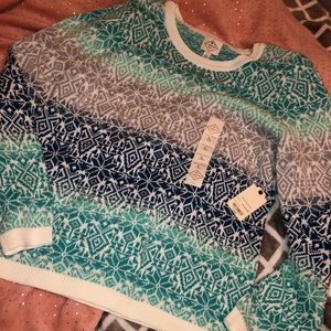 Super cute winterish sweater! ❄️